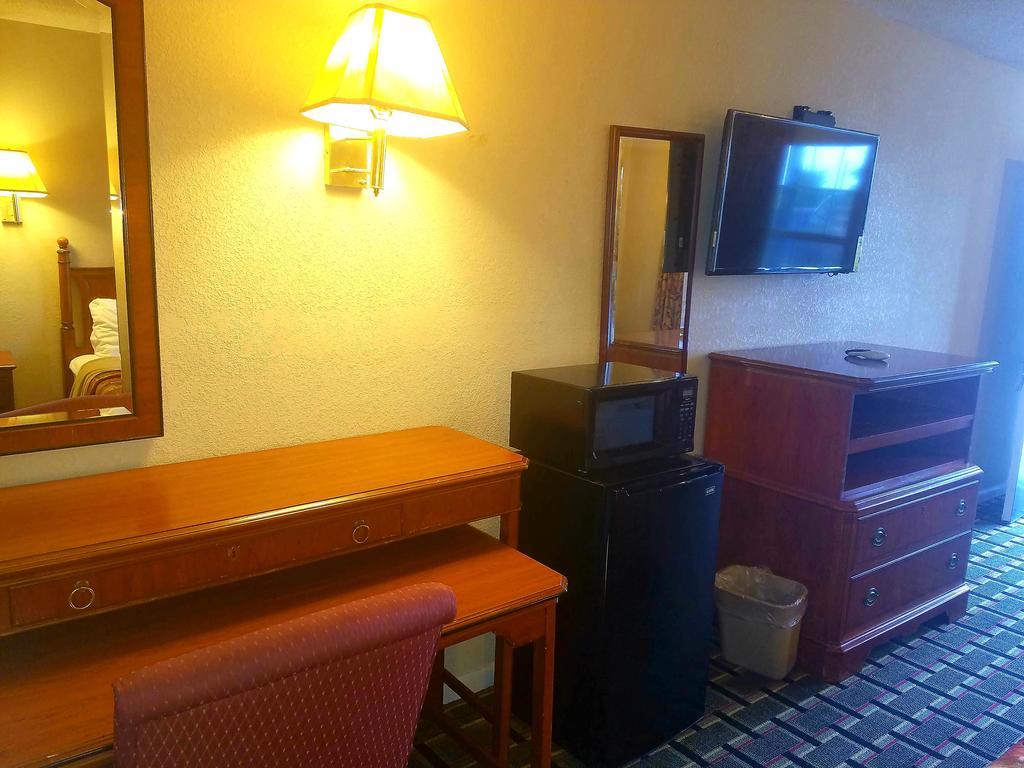 Americas Best Value Inn-Winnsboro Exterior foto